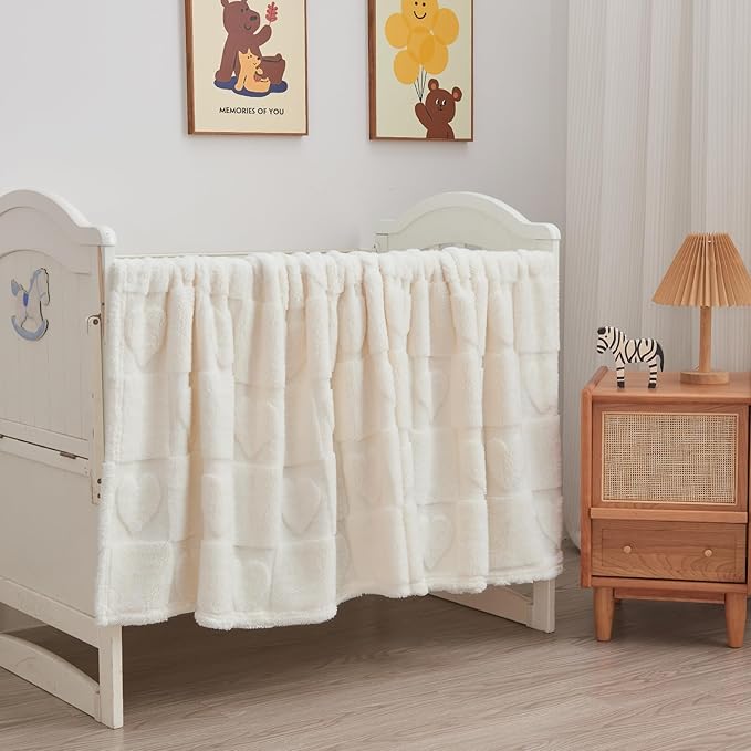 NEWCOSPLAY Super Soft Throw Blanket Ivory Love Premium Silky Flannel Fleece 3D Heart Checkered Lightweight Bed Blanket All Season Use (Ivory Love, Throw(50"x70"))