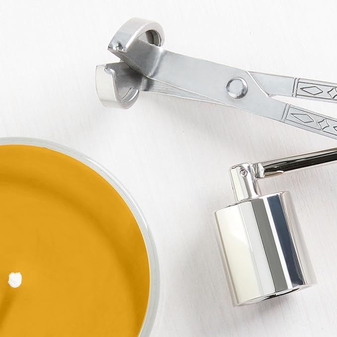 Yankee Candle Large Jar Scented Candle with up to 150 Hour Burn Time, Premium Plant Wax Blend for Consistent Burn, 22 oz Jar Candle with Room Filling Fragrance, Harvest