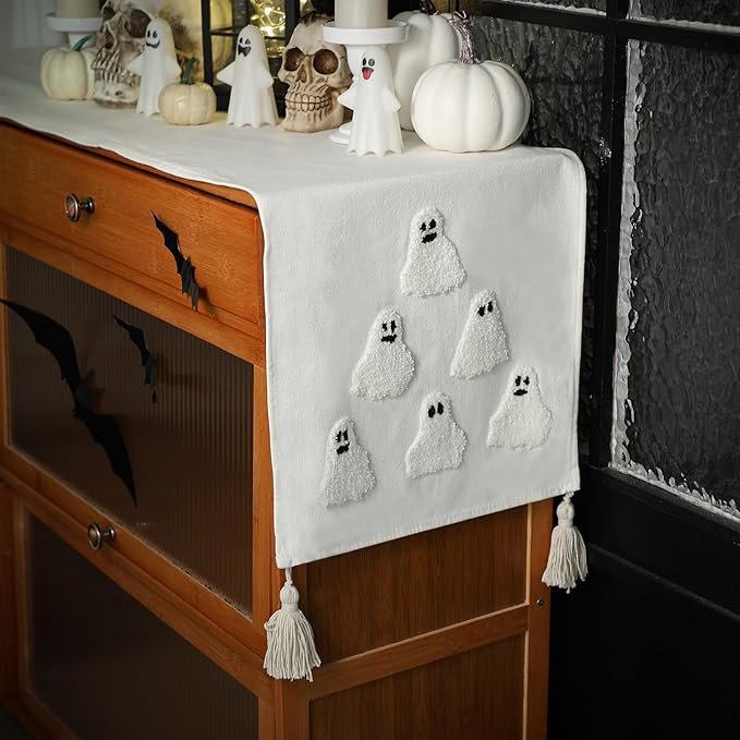 Breling Halloween Ghost Table Runner Jacquard Cute Ghost Halloween Dinner Table Runner Fall Autumn Kitchen Dining Decoration for Kitchen Farmhouse Holiday Party Home Decor 13x72 Inch(Beige)