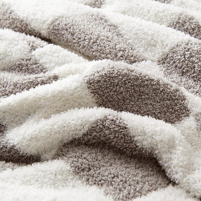CozeCube Checkered Blanket, Ultra Soft Cozy Grey and White Throw Blanket, Warm Cozy Knit Fuzzy Plush Checkerboard Throw for Couch Bed Sofa, 50"x60"