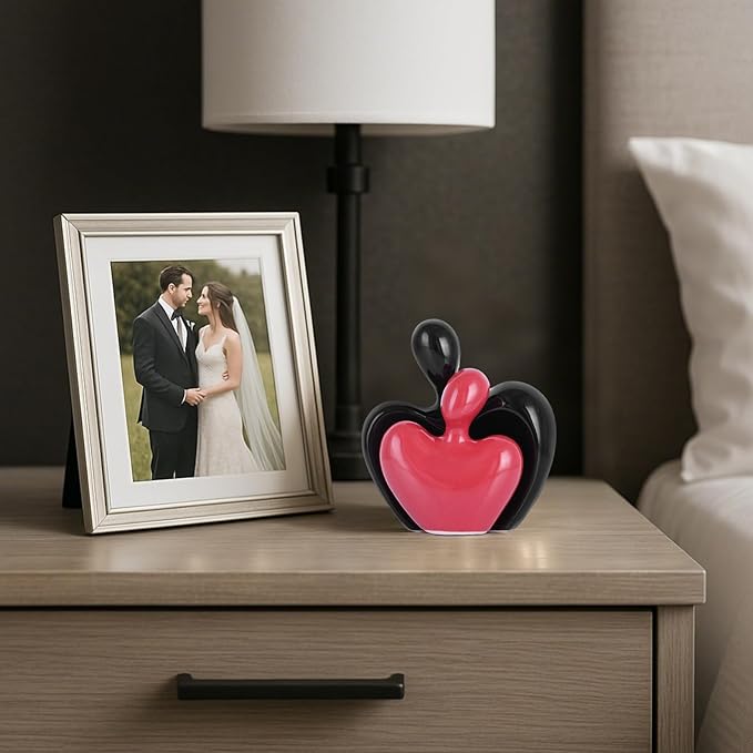 DOVDOV Black and red mini Ceramic Couple Sculpture, Romantic Love Decorative Statue, Couple, Home Decoration Accent, Suitable for Dresser, Bookshelf, Office, Coffee Table Desktop Decoration.