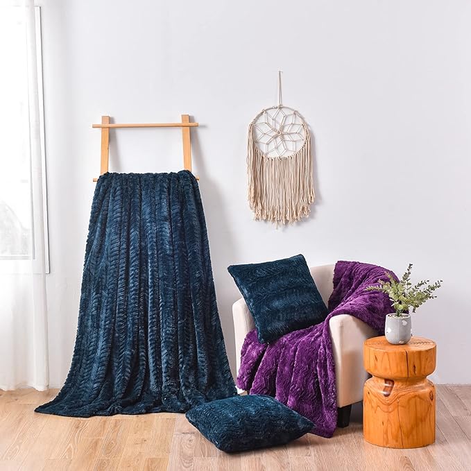YUSOKI Luxury Faux Fur Twin XL Blanket for Twin XL Bed 2 Layers,5.2lb,All Ages,Home Decoration Without Pillows(Navy Blue,63"x90")