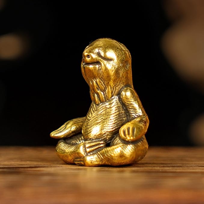 CHOVY Retro Handcrafted Meditating Sloth Statue - 100% Solid Brass Seated Sloth in Thoughtful Pose, Vintage Style Collectible Art Piece for Home & Office | Unique Gift for Nature Lovers