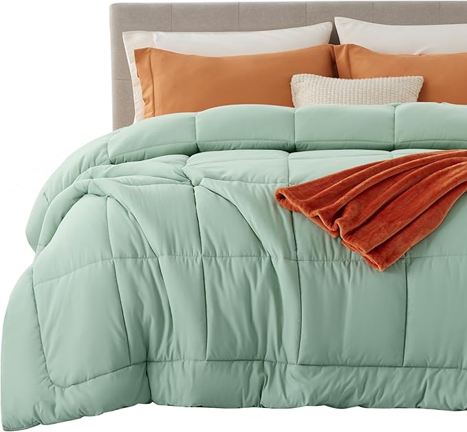 Bedsure Comforter Duvet Insert - Quilted Comforters King Size, All Season Duvet, GentleSoft Down Alternative Bedding, with 8 Tabs, Gifts for Women/Men, Sage Green, King 90 x 102 Inches