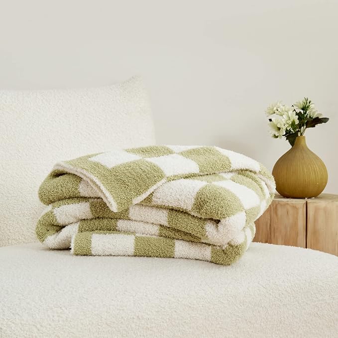 CozeCube Checkered Blanket, Ultra Soft Cozy Sage Green and White Throw Blanket, Warm Cozy Knit Fuzzy Plush Checkerboard Throw for Couch Bed Sofa, 60"x80"