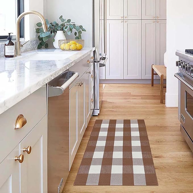 KOZYFLY Buffalo Plaid Area Rugs 27.5x43 Inches Coffee and White Checkered Rug Washable Front Door Mat Hand Woven Cotton Outdoor Rug Small Rug for Front Porch Kitchen Entryway Patio Bathroom