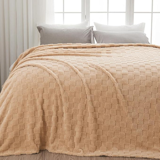 NEWCOSPLAY Super Soft Queen Blanket Brown Premium Silky Flannel Fleece 3D Checkered Lightweight Bed Blanket All Season Use (Brown Checkered, Queen(90"x90"))