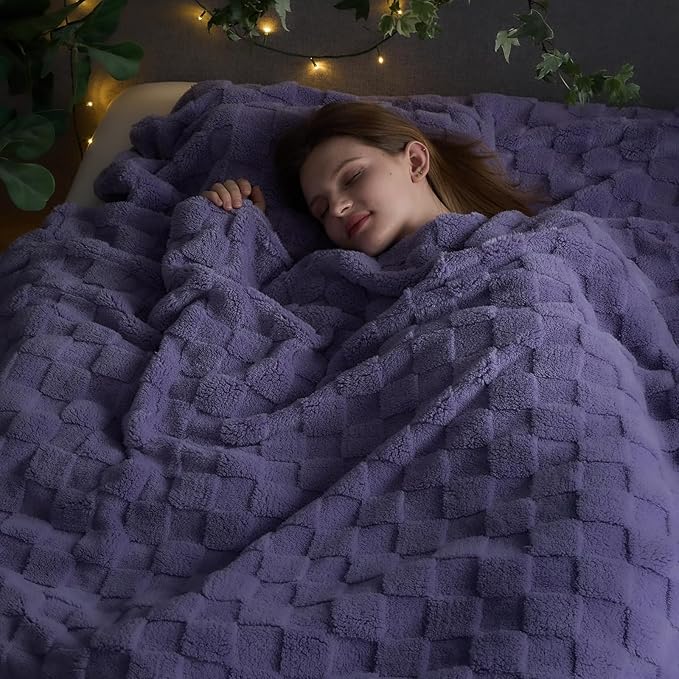 NEWCOSPLAY Super Soft King Blanket Lavender Premium Silky Flannel Fleece 3D Checkered Lightweight Bed Blanket All Season Use (Lavender Checkered, King(90"x110"))