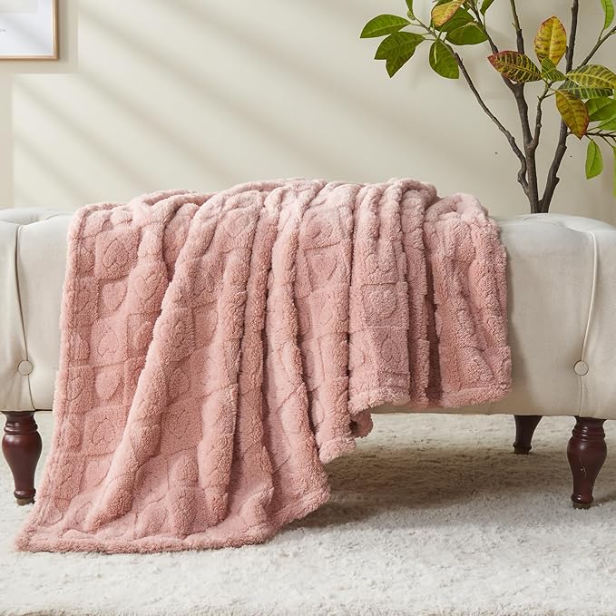 NEWCOSPLAY Super Soft Throw Blanket Pink Premium Silky Flannel Fleece 3D Heart Checkered Lightweight Bed Blanket All Season Use (Pink Heart, Throw(50"x70"))