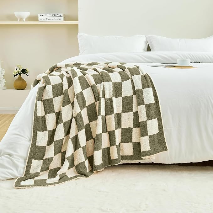 CozeCube Checkered Blanket, Ultra Soft Cozy Olive Green and White Throw Blanket, Warm Cozy Knit Fuzzy Plush Checkerboard Throw for Couch Bed Sofa, 50"x60"