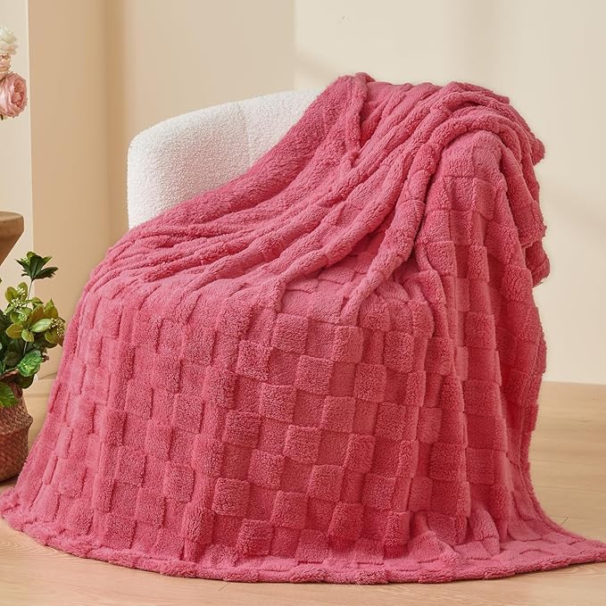 NEWCOSPLAY Super Soft Throw Blanket Coral Pink Premium Silky Flannel Fleece 3D Checkered Lightweight Bed Blanket All Season Use (Coral Pink Checkered, Throw(50"x70"))
