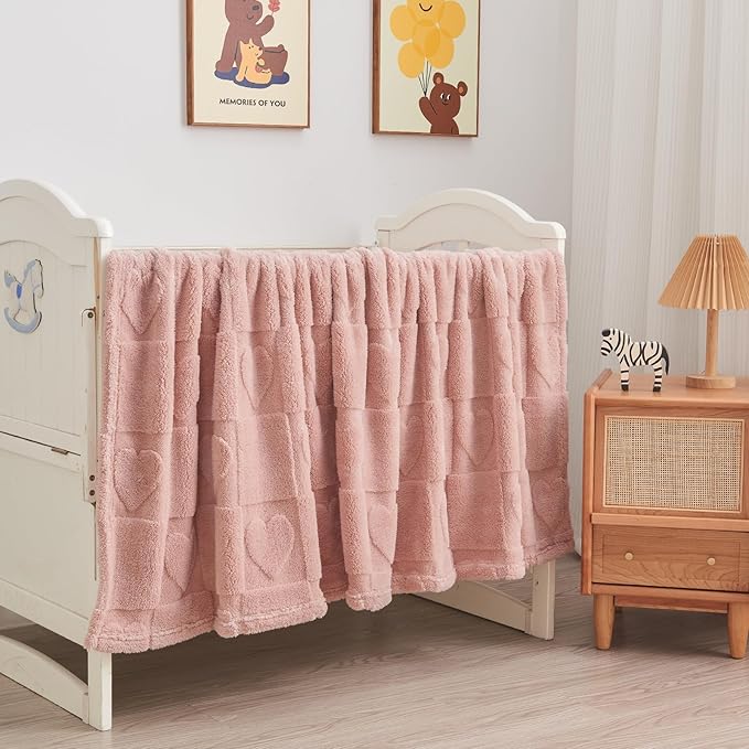 NEWCOSPLAY Super Soft Twin Blanket Pink Love Premium Silky Flannel Fleece 3D Heart Checkered Lightweight Bed Blanket All Season Use (Pink Love, Twin(60"x80"))