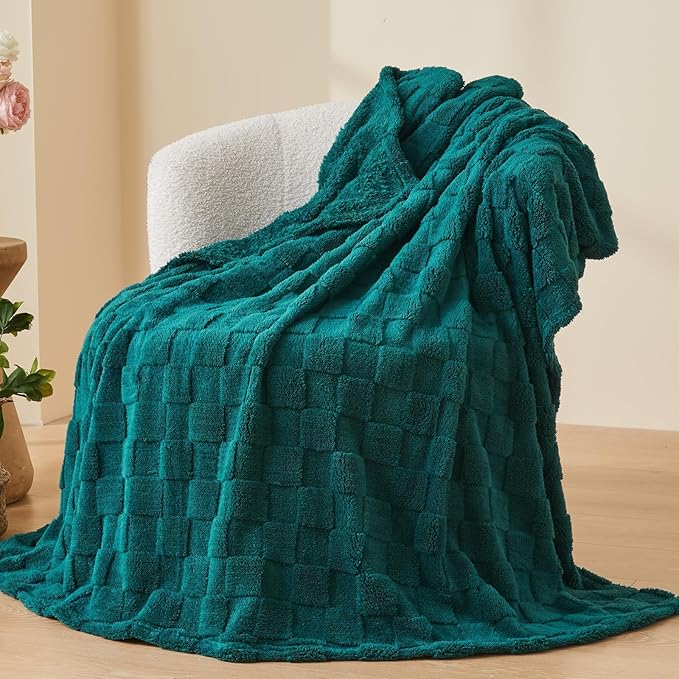 NEWCOSPLAY Super Soft Throw Blanket Dark Teal Premium Silky Flannel Fleece 3D Checkered Lightweight Bed Blanket All Season Use (Dark Teal Checkered, Throw(50"x70"))