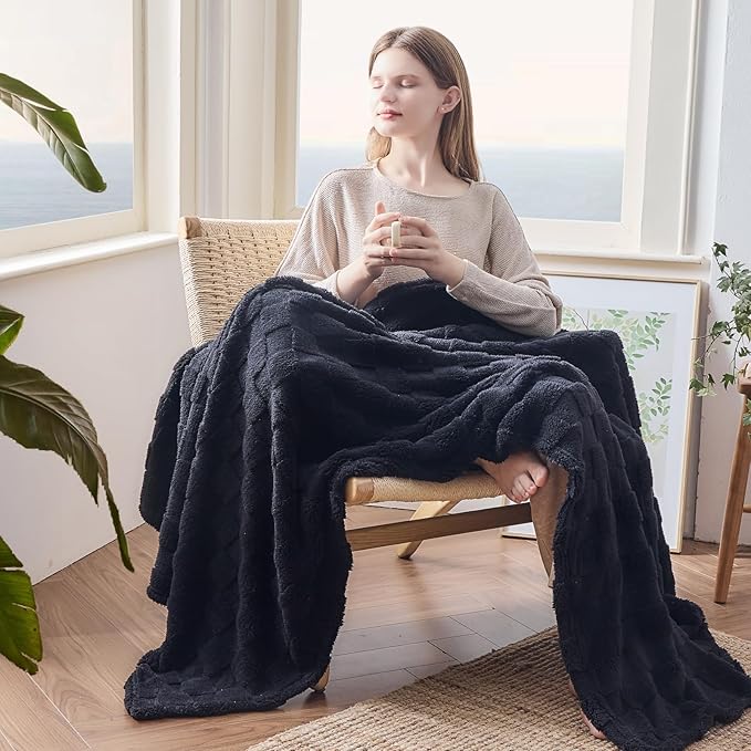 NEWCOSPLAY Super Soft Throw Blanket Black Premium Silky Flannel Fleece 3D Checkered Lightweight Bed Blanket All Season Use (Black Checkered, Throw(50"x70"))