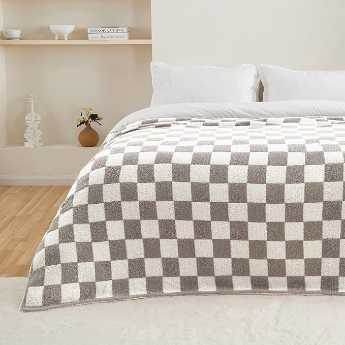CozeCube Checkered Blanket, Ultra Soft Cozy Grey and White Throw Blanket, Warm Cozy Knit Fuzzy Plush Checkerboard Throw for Couch Bed Sofa, 60"x80"