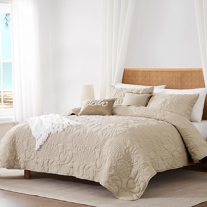WDCOZY Coastal Beach Beige Twin Size Quilt Bedding Sets, Nautical Tropical Ocean Bedspread, Scallop Seashell Soft Coverlet, Lightweight Summer Thin Comforter for All Season