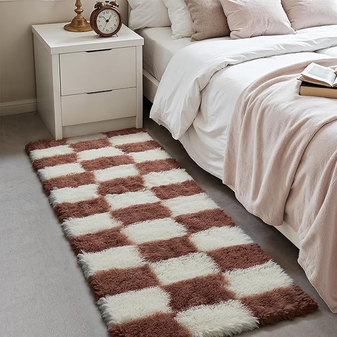 Checkered Area Rug 2x6 for Bedroom, Rose Pink Modern Shag Rug Super Soft Runner Carpet Washable Fluffy Rugs for Living Room Bedside Sofa Home Dorm Decor Aesthetic