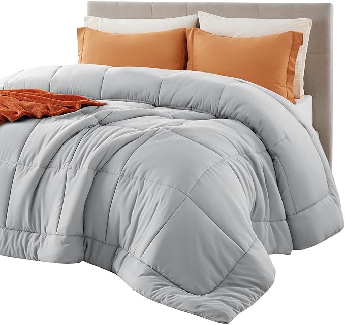 Bedsure Comforter Duvet Insert - Quilted Comforters Queen Plus Size, All Season Duvet, GentleSoft Down Alternative Bedding, with 8 Tabs, Gifts for Women/Men,Light Grey,Queen Plus 90 x 90 Inches