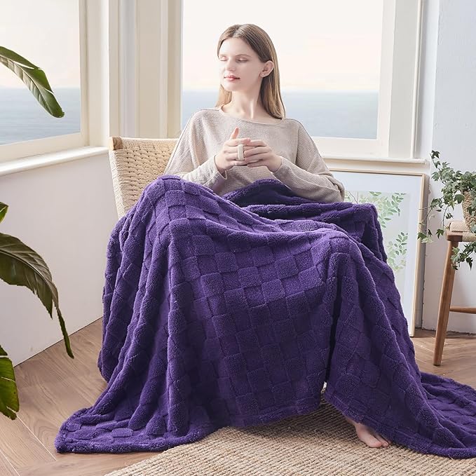 NEWCOSPLAY Super Soft Queen Blanket Purple Premium Silky Flannel Fleece 3D Checkered Lightweight Bed Blanket All Season Use (Purple Checkered, Queen(90"x90"))