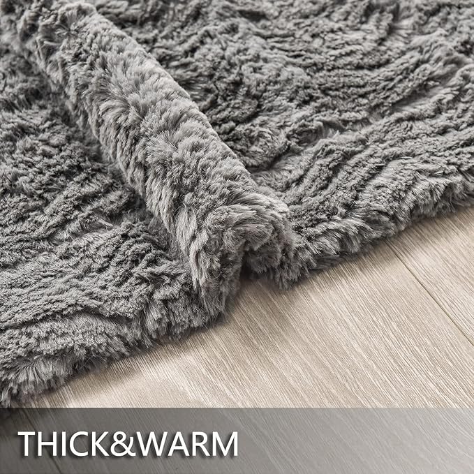 YUSOKI Luxury Faux Fur Twin XL Blanket for Twin XL Bed 2 Layers,5.2lb,All Ages,Home Decoration Without Pillows(Grey,63"x90")
