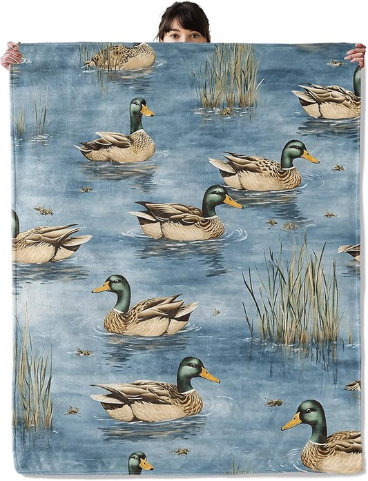 Mallard Duck Blanket, Cozy Flannel Funny Ducks with Reeds Throw Blanket, Soft Fuzzy Blankets for Travel Home Decor, All Season Lightweight Couch Bed Cover, Gifts for Women Adults Kids 50"×60"