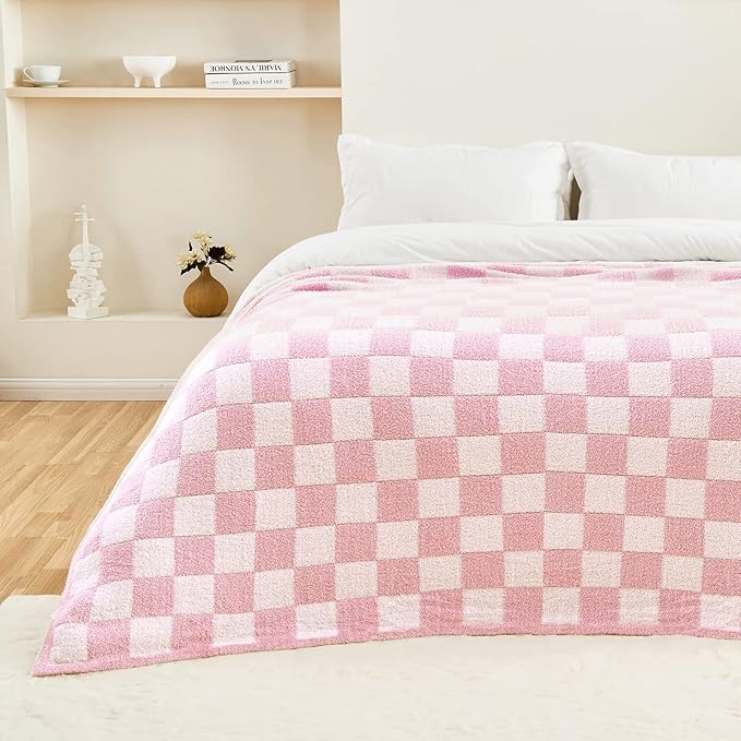 CozeCube Checkered Blanket, Ultra Soft Cozy Pink and White Throw Blanket, Warm Cozy Knit Fuzzy Plush Checkerboard Throw for Couch Bed Sofa, 60“x80”