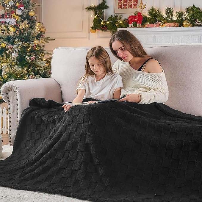 NEWCOSPLAY Super Soft Twin Blanket Black Premium Silky Flannel Fleece 3D Checkered Lightweight Bed Blanket All Season Use (Black Checkered, Twin(60"x80"))