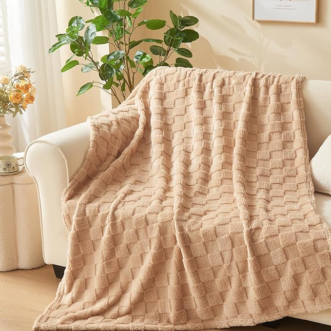 NEWCOSPLAY Super Soft Queen Blanket Brown Premium Silky Flannel Fleece 3D Checkered Lightweight Bed Blanket All Season Use (Brown Checkered, Queen(90"x90"))