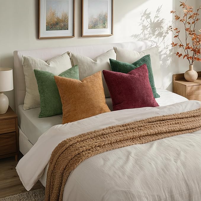 MIULEE Christmas Pack of 4 Couch Throw Pillow Covers 18x18 Inch Christmas Dark Green Soft Decorative Chenille Pillow Covers Farmhouse Accent Cushion Cover for Boho Home Decor Sofa Bedroom Living Room