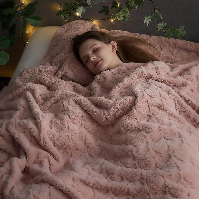 NEWCOSPLAY Super Soft King Blanket Dusty Pink Love Premium Silky Flannel Fleece 3D Heart Checkered Lightweight Bed Blanket All Season Use (Dusty Pink Love, King(90"x110"))