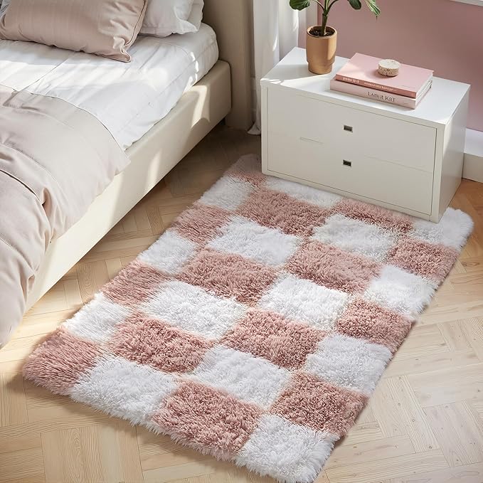 Checkered Area Rug 2x3 for Bedroom, Pink and White Modern Shag Rug Super Soft Runner Carpet Washable Fluffy Rugs for Living Room Bedside Sofa Home Dorm Decor Aesthetic