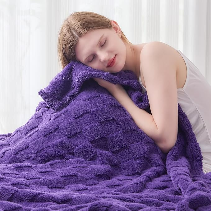 NEWCOSPLAY Super Soft Twin Blanket Purple Premium Silky Flannel Fleece 3D Checkered Lightweight Bed Blanket All Season Use (Purple Checkered, Twin(60"x80"))