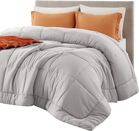 Bedsure Comforter Duvet Insert - Quilted Comforters Oversize Queen, All Season Duvet, GentleSoft Down Alternative Bedding, with 8 Tabs, Gifts for Women/Men, Light Grey, Oversize Queen 98 x 98 Inches