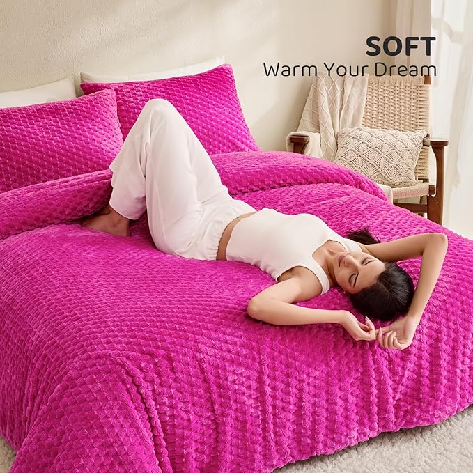 Petrichor Fluffy Queen Comforter Set - Ultra-Soft Pink Flannel Thick Comforter for Queen Bed, Luxury Warm Bedding Set for Winter & Fall, Cozy Fuzzy Bed Set 3 Pieces (1 Comforter & 2 Pillowcases)
