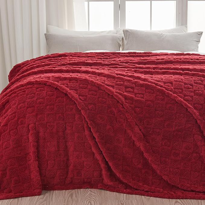 NEWCOSPLAY Super Soft Queen Blanket Red Premium Silky Flannel Fleece 3D Heart Checkered Lightweight Bed Blanket All Season Use (Red Heart, Queen(90"x90"))