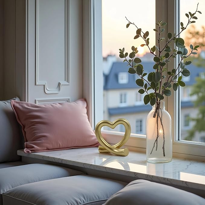 Gold Heart Love Sculpture – Luxury Romantic Gift for Anniversary, Wedding Table Decor, Golden Love Figurine for Elegant Interiors