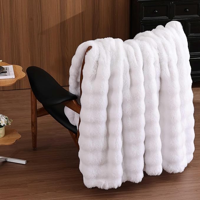 Faux Fur Throw Blanket White Fluffy Bubble Fuzzy Throw Blanket 60x80 for Bedroom Sofa Couch Soft Cozy Furry Thick