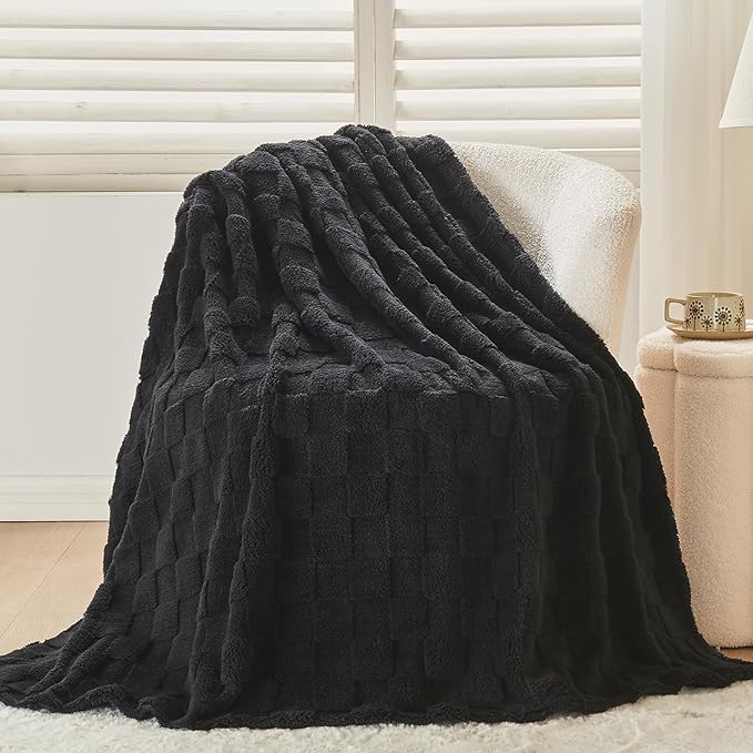 NEWCOSPLAY Super Soft Twin Blanket Black Premium Silky Flannel Fleece 3D Checkered Lightweight Bed Blanket All Season Use (Black Checkered, Twin(60"x80"))