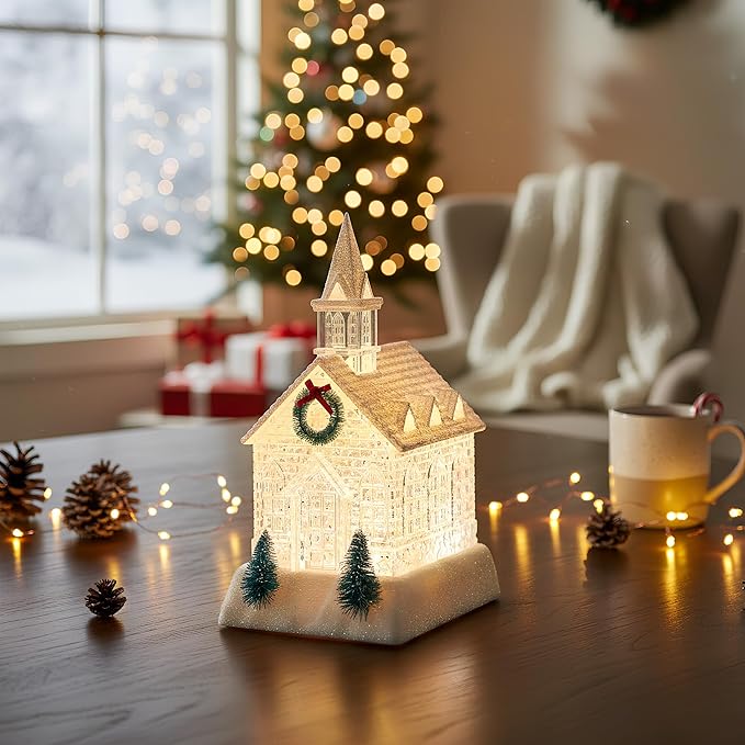 Christmas Lighted Church Water Lantern Snow Globe with Evergreens and Wreath， USB Lined/Battery Operated Lighted Lantern for Christmas Festival Decoration Gifts