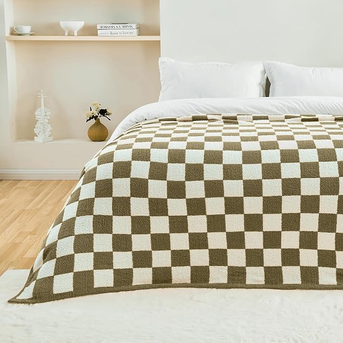 CozeCube Checkered Blanket, Ultra Soft Cozy Olive Green and White Throw Blanket, Warm Cozy Knit Fuzzy Plush Checkerboard Throw for Couch Bed Sofa, 60"x80"