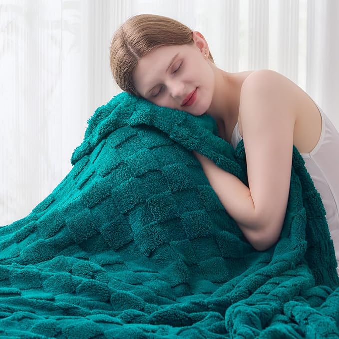 NEWCOSPLAY Super Soft Throw Blanket Dark Teal Premium Silky Flannel Fleece 3D Checkered Lightweight Bed Blanket All Season Use (Dark Teal Checkered, Throw(50"x70"))
