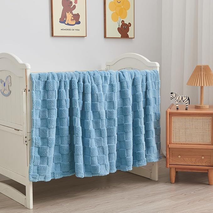 NEWCOSPLAY Super Soft Throw Blanket Blue Premium Silky Flannel Fleece 3D Checkered Lightweight Bed Blanket All Season Use (Blue Checkered, Throw(50"x70"))