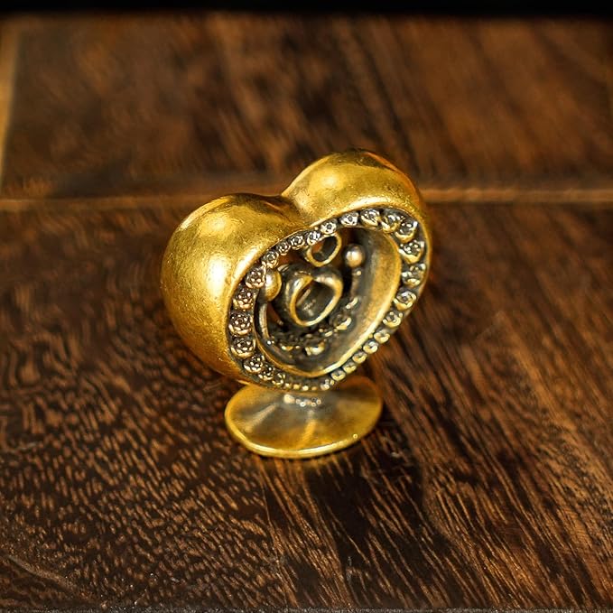 CHOVY Heart-Blossoming Love Token Retro Solid 100% Brass Handcrafted Large Heart Encrusted with Roses Perfect for Couples Celebrations Anniversaries Home Decor Desk Ornaments Collectible
