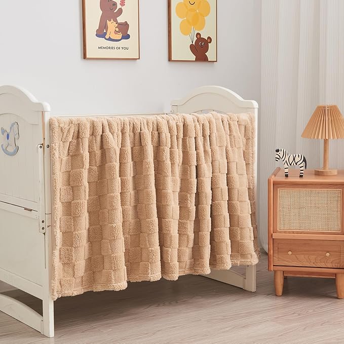 NEWCOSPLAY Super Soft Throw Blanket Brown Premium Silky Flannel Fleece 3D Checkered Lightweight Bed Blanket All Season Use (Brown Checkered, Throw(50"x70"))