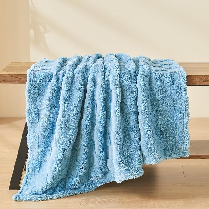 NEWCOSPLAY Super Soft Throw Blanket Blue Premium Silky Flannel Fleece 3D Checkered Lightweight Bed Blanket All Season Use (Blue Checkered, Throw(50"x70"))
