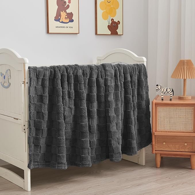 NEWCOSPLAY Super Soft Throw Blanket Dark Grey Premium Silky Flannel Fleece 3D Checkered Lightweight Bed Blanket All Season Use (Dark Grey Checkered, Throw(50"x70"))