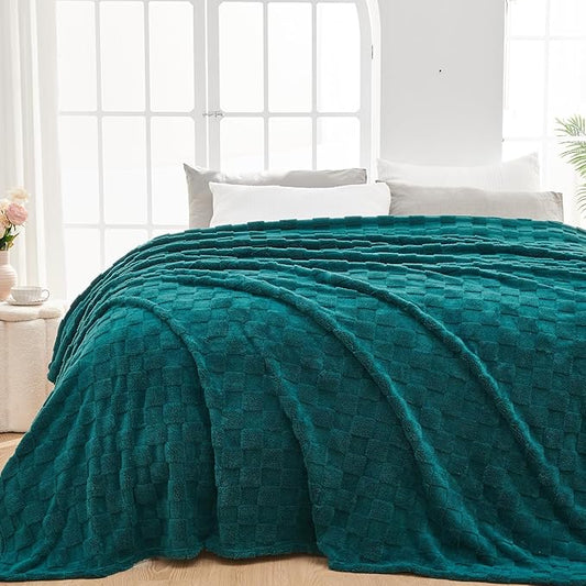 NEWCOSPLAY Super Soft King Blanket Dark Teal Premium Silky Flannel Fleece 3D Checkered Lightweight Bed Blanket All Season Use (Dark Teal Checkered, King(90"x110"))