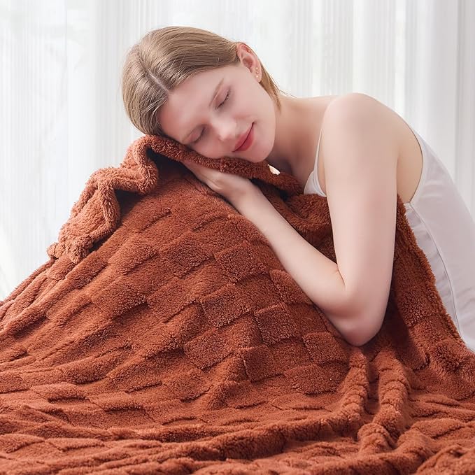 NEWCOSPLAY Super Soft Throw Blanket Coffee Premium Silky Flannel Fleece 3D Checkered Lightweight Bed Blanket All Season Use (Coffee Checkered, Throw(50"x70"))