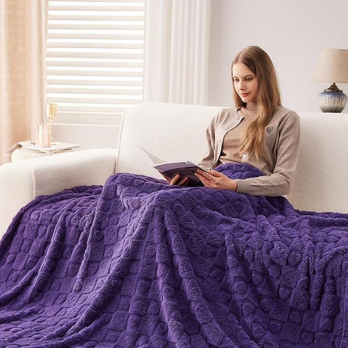 NEWCOSPLAY Super Soft King Blanket Purple Premium Silky Flannel Fleece 3D Heart Checkered Lightweight Bed Blanket All Season Use (Purple Heart, King(90"x110"))