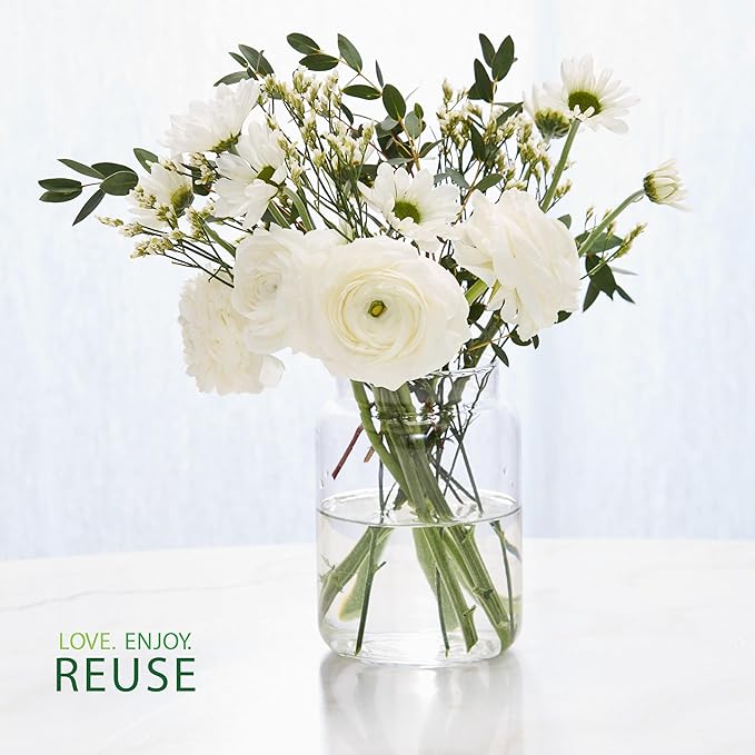 Yankee Candle Large Jar Scented Candle with up to 150 Hour Burn Time, Premium Plant Wax Blend for Consistent Burn, 22 oz Jar Candle with Room Filling Fragrance, Home Sweet Home